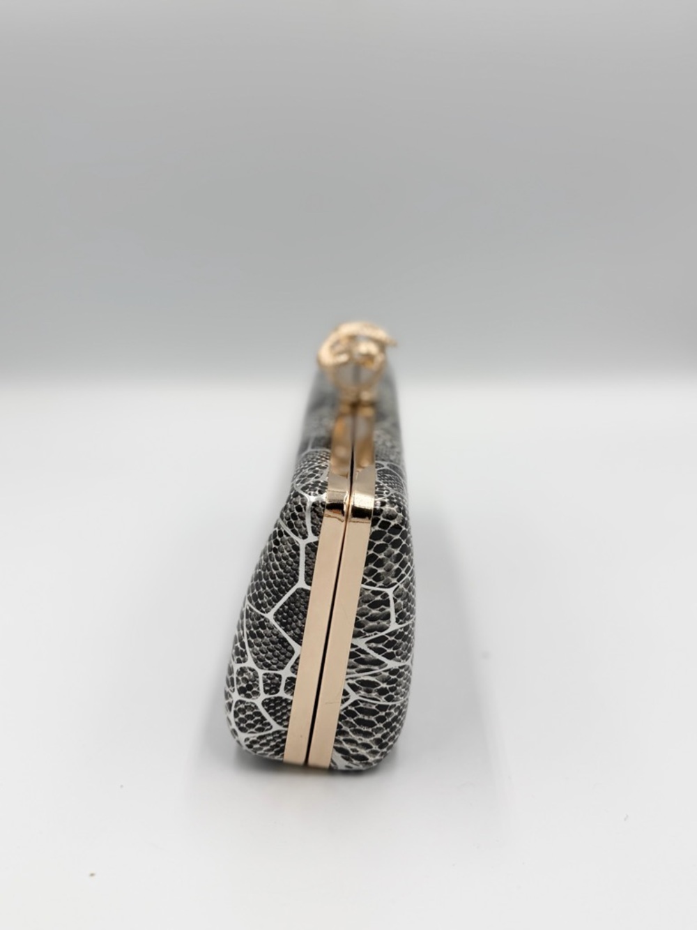 Elegant Metallic Snake-Pattern Clutch with Gold Snake Closure - Picture 3 of 8